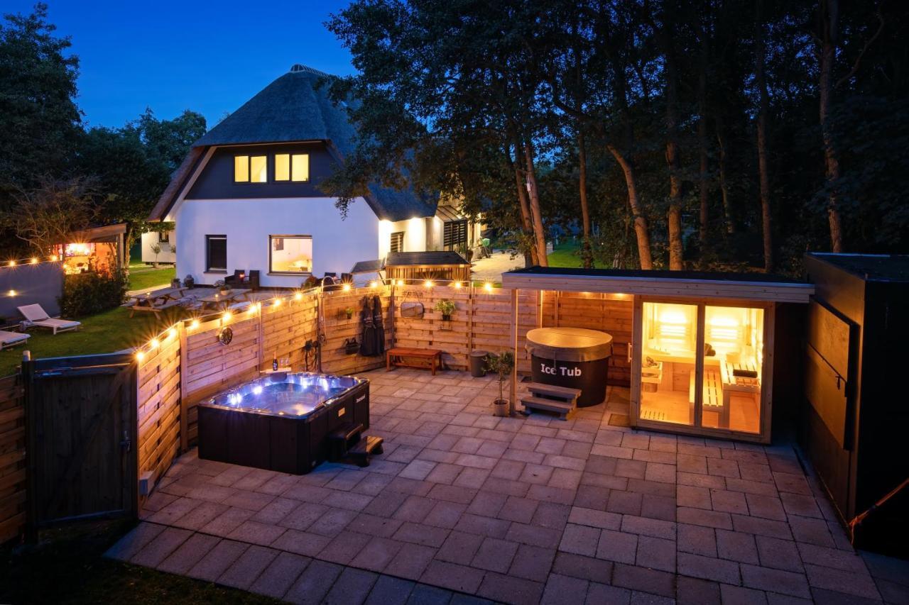Bed and Breakfast The Island Life Texel - Wellness De Koog  Esterno foto