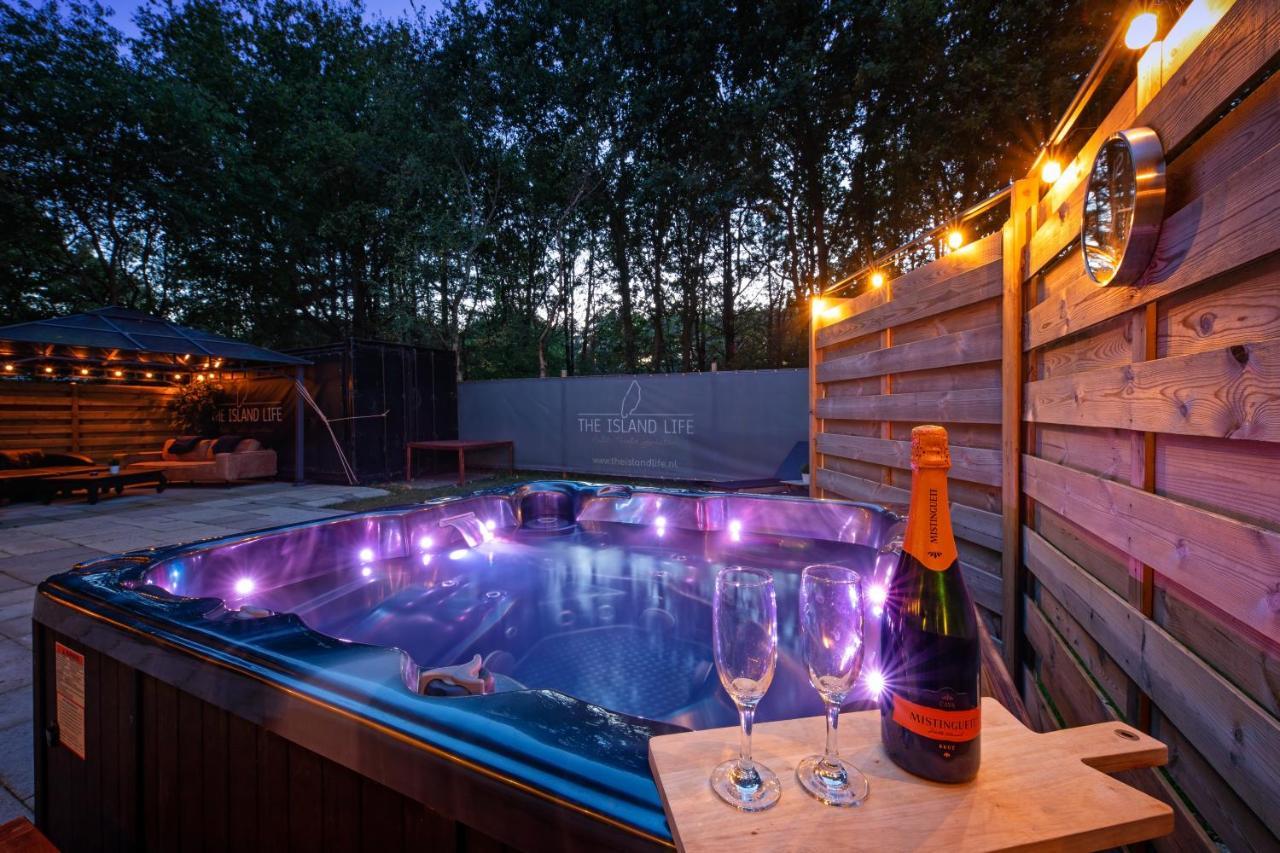 Bed and Breakfast The Island Life Texel - Wellness De Koog  Esterno foto
